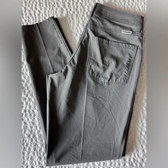 Women’s Wrangler All Terrain Gear Water resistant skinny mid rise pants 10 Tall - Picture 12 of 12